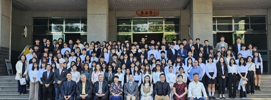 1-5 畢業專題成果發表會 (國際事務系) 2023 Graduation Project